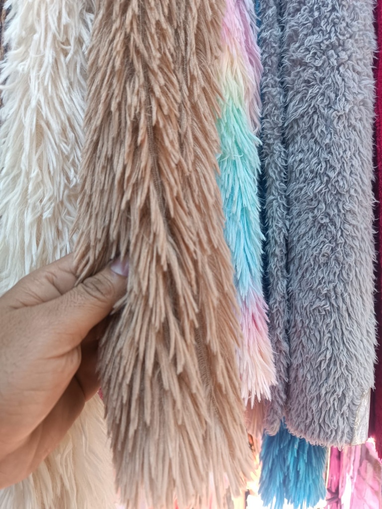 Tela peluche unicolor para decoraciones