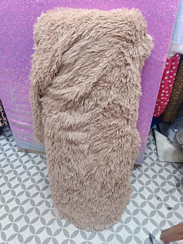 Tela peluche unicolor para decoraciones