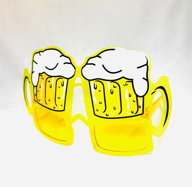 Lentes amarillos de fin de año